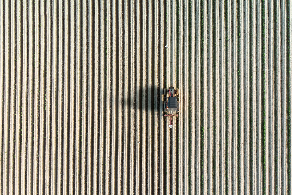 Tracteur dans les champs par Jukka Heinovirta sur 500px.com