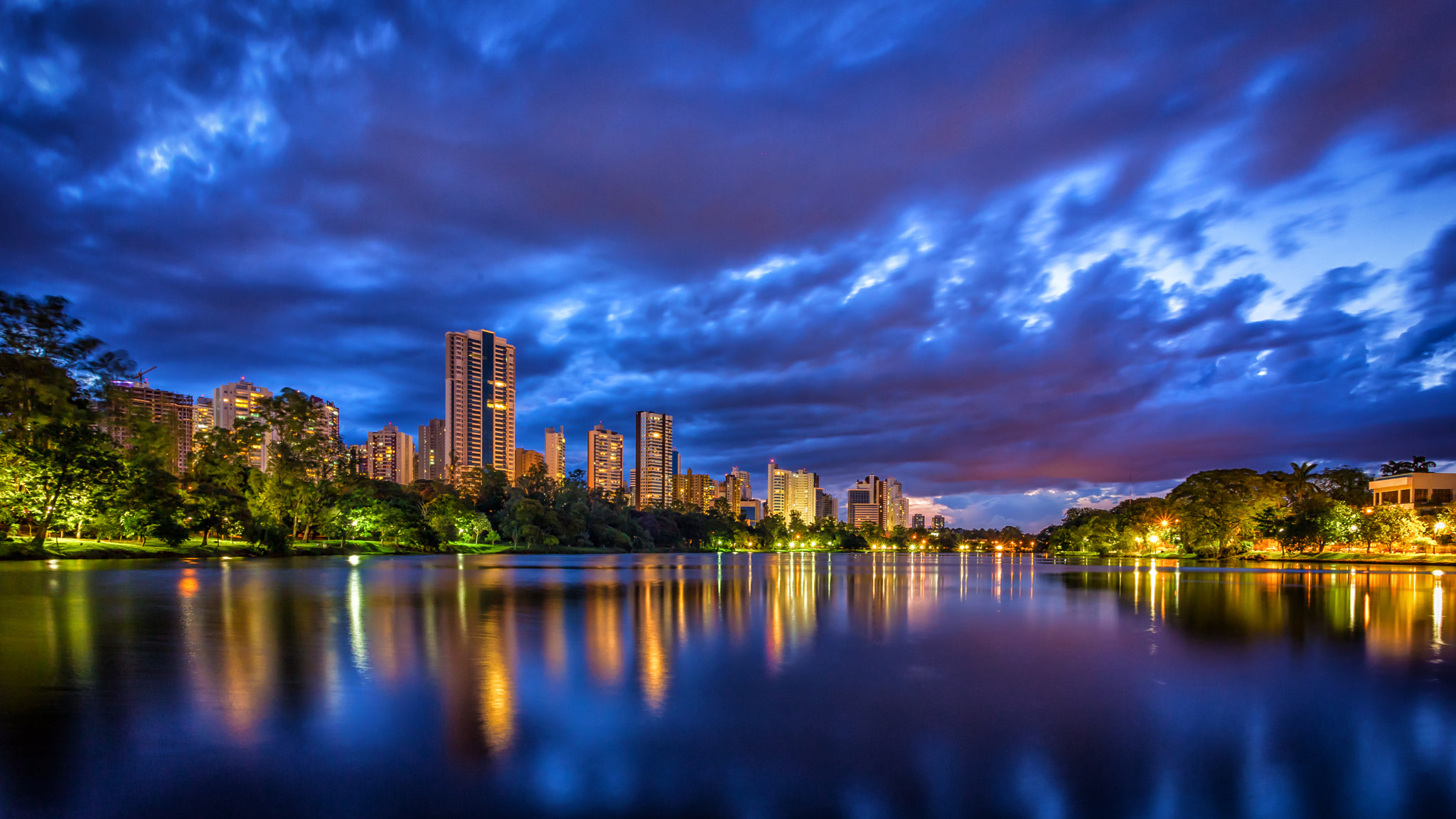 Lago Igapó - Londrina by Fabio Ito / 500px