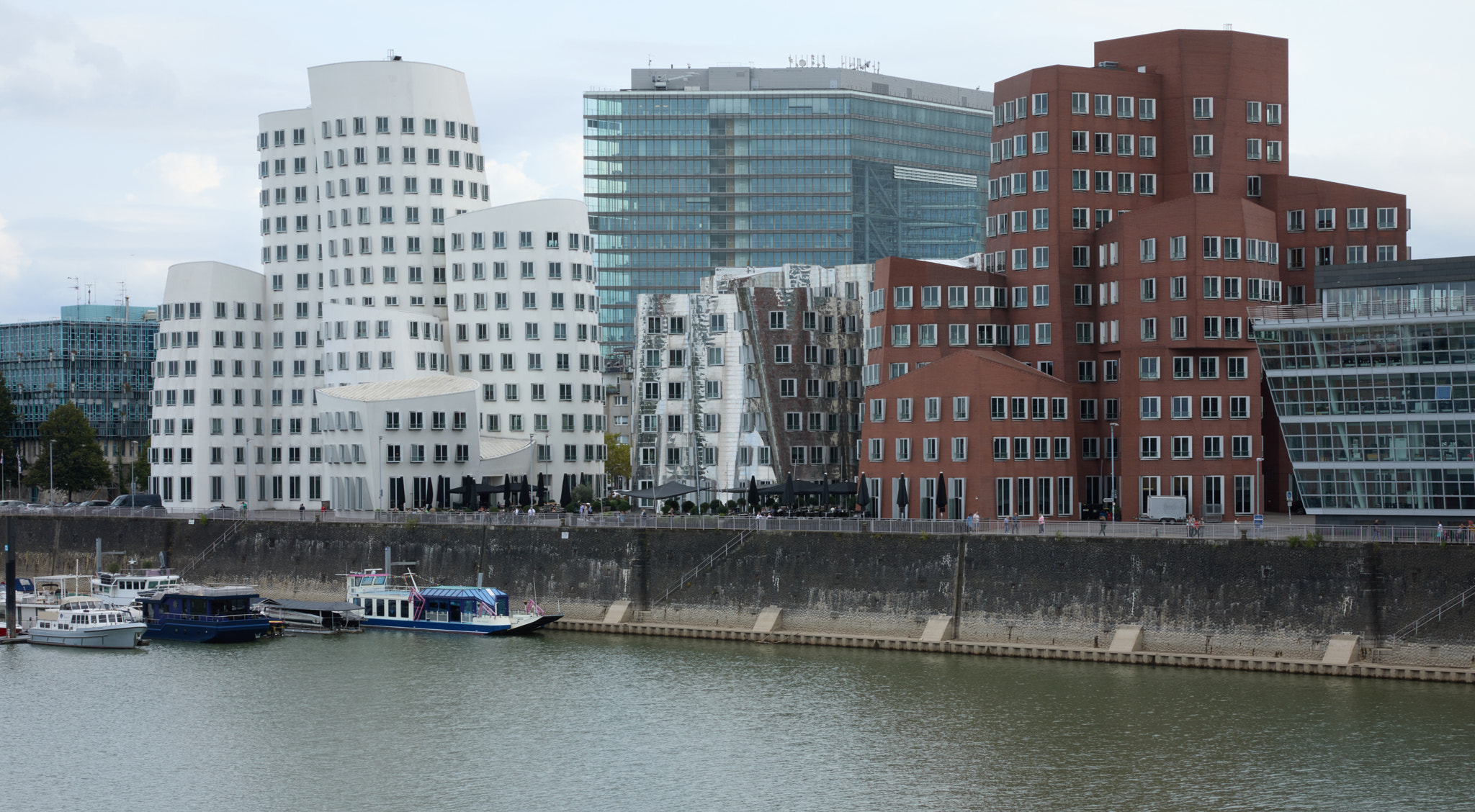 Gehry Buildings Düsseldorf Medienhafen