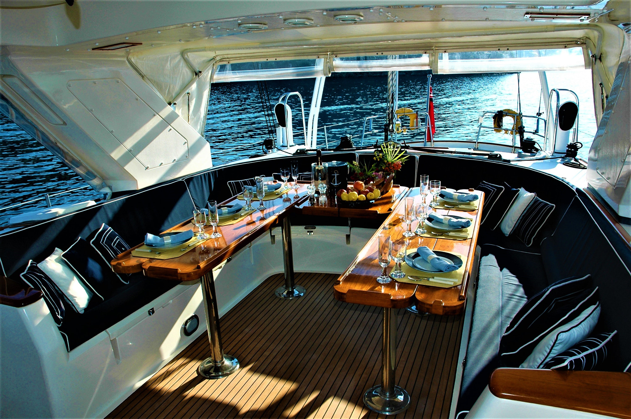 Luxury Yacht Rental Dubai