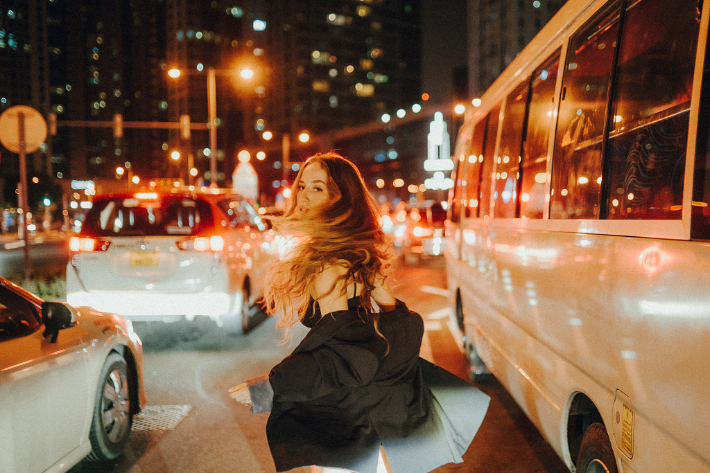 LAURA IN DUBAI STREETS by Roberts ?bolti?š on 500px.com