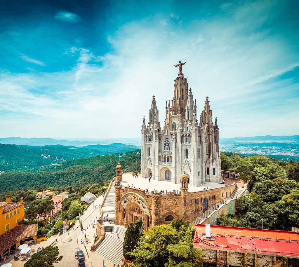 Tour Guide In Barcelona by Seven Water / 500px