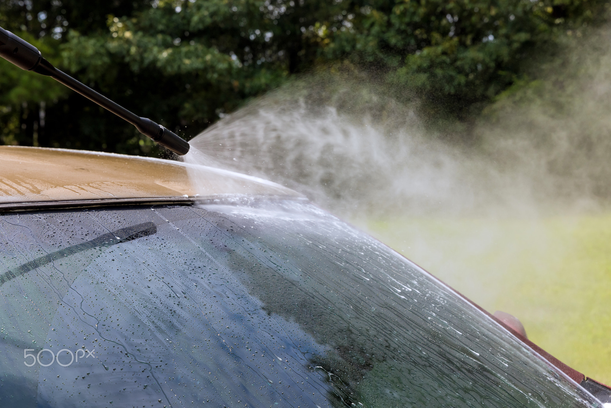 Powerful high water pressure car washing at home. car cleaning