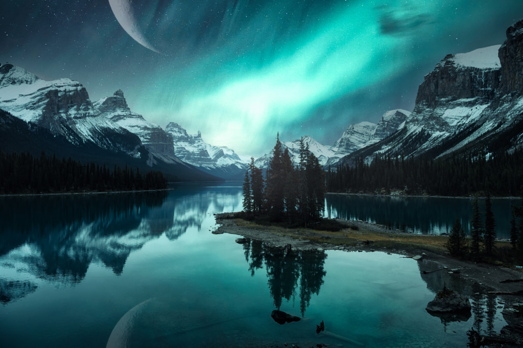 Spirit Island with Aurora Borealis over Canadian Rockies by Thanayu Jongwattanasilkul on 500px.com