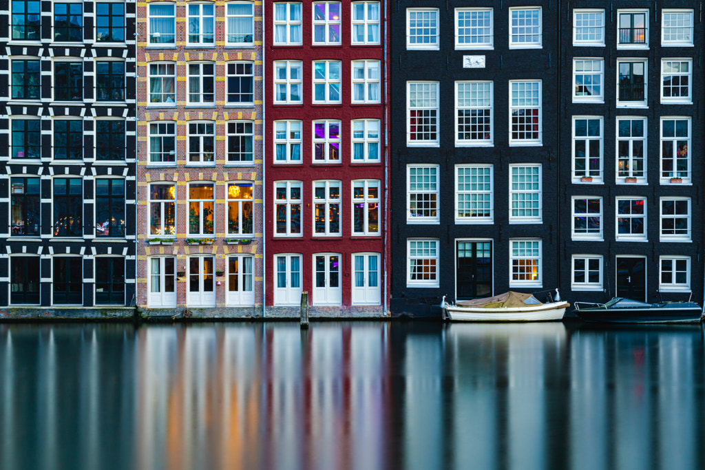 Damrak by Hugh O'Connor on 500px.com