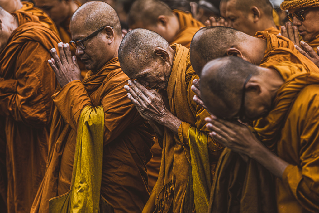 Praying at Kamakura by Marco Tagliarino on 500px.com