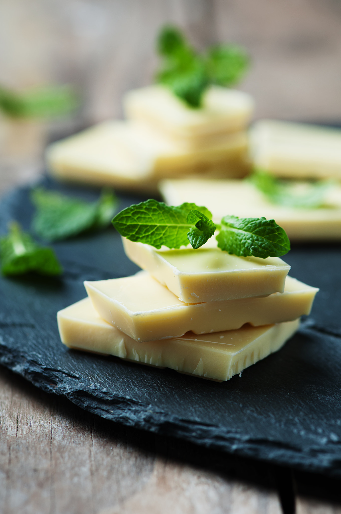 White chocolate with mint