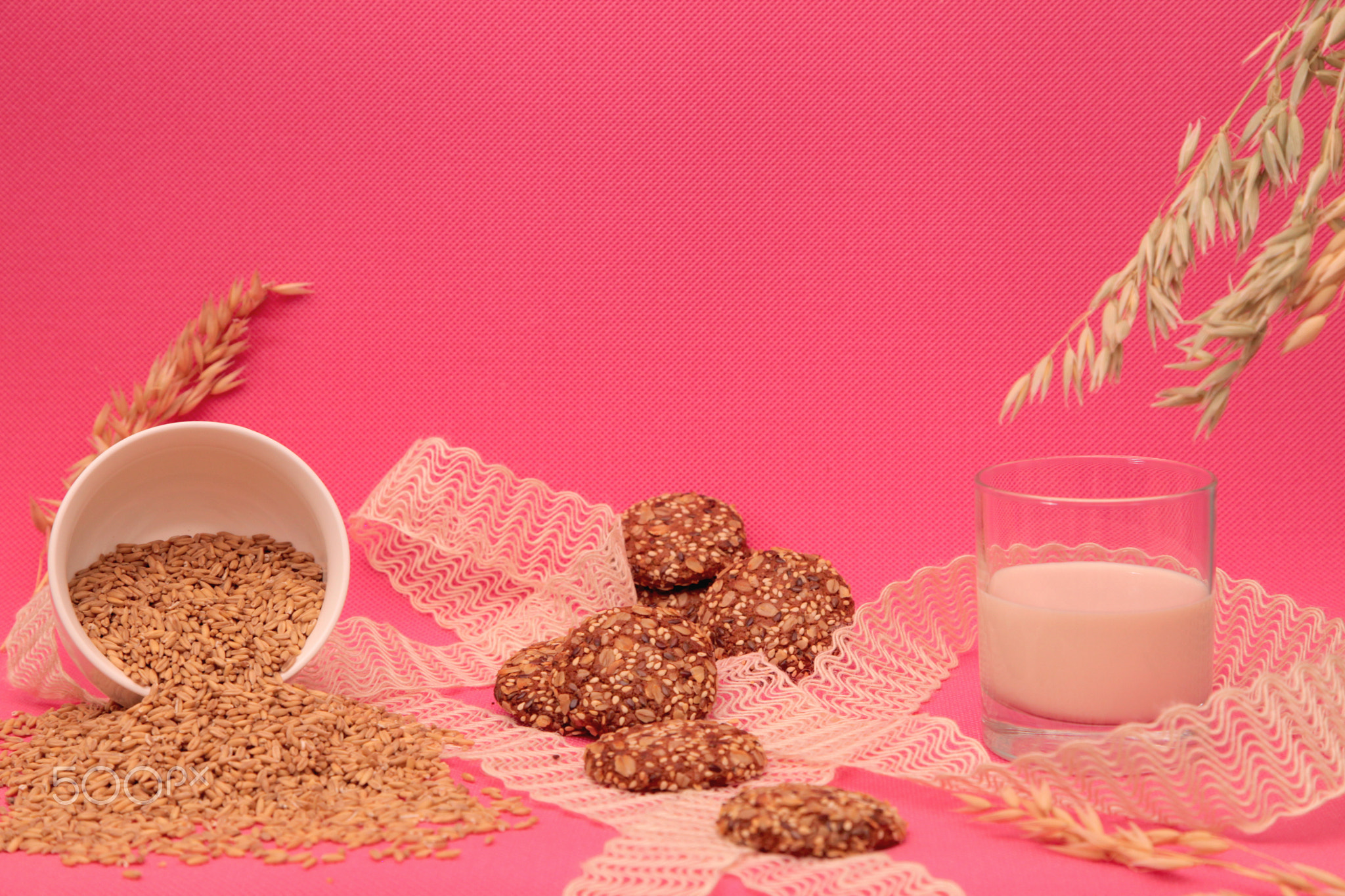 Oat milk with oatmeal cookies.