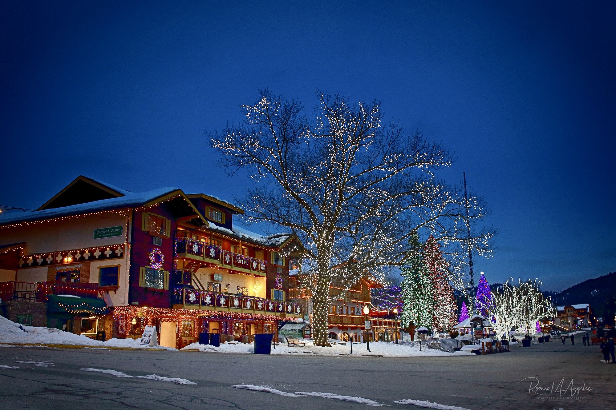 “Leavenworth At Night” by Romeo M. Angeles / 500px