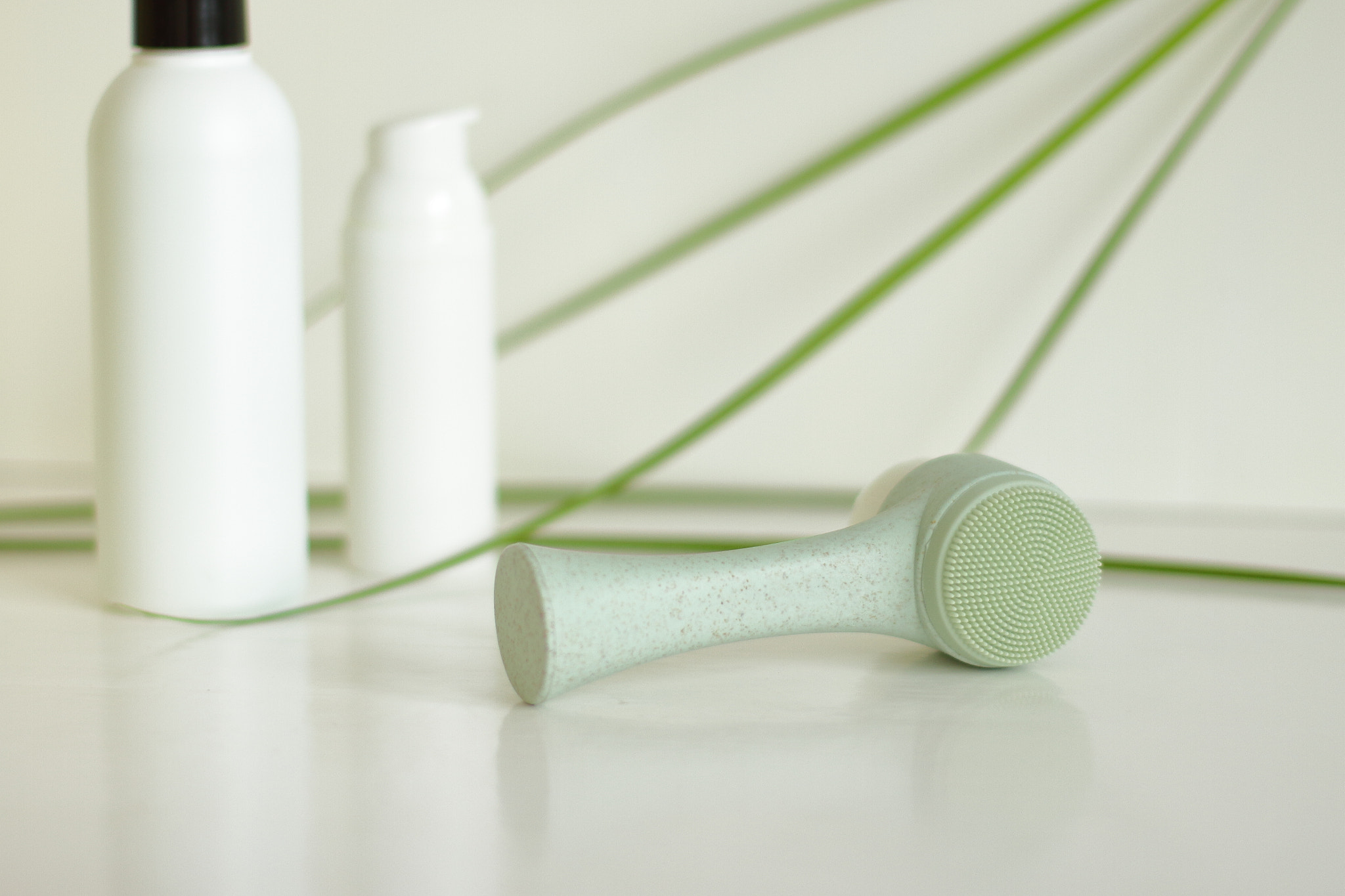 Green fasial massager, cleaning brush