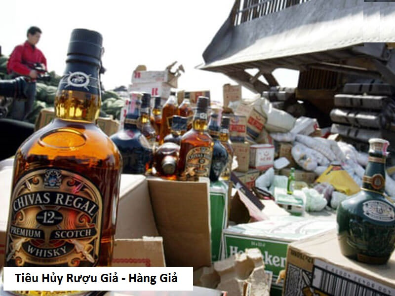 Tieu-Huy-Ruou-Gia-Chivas-Fake