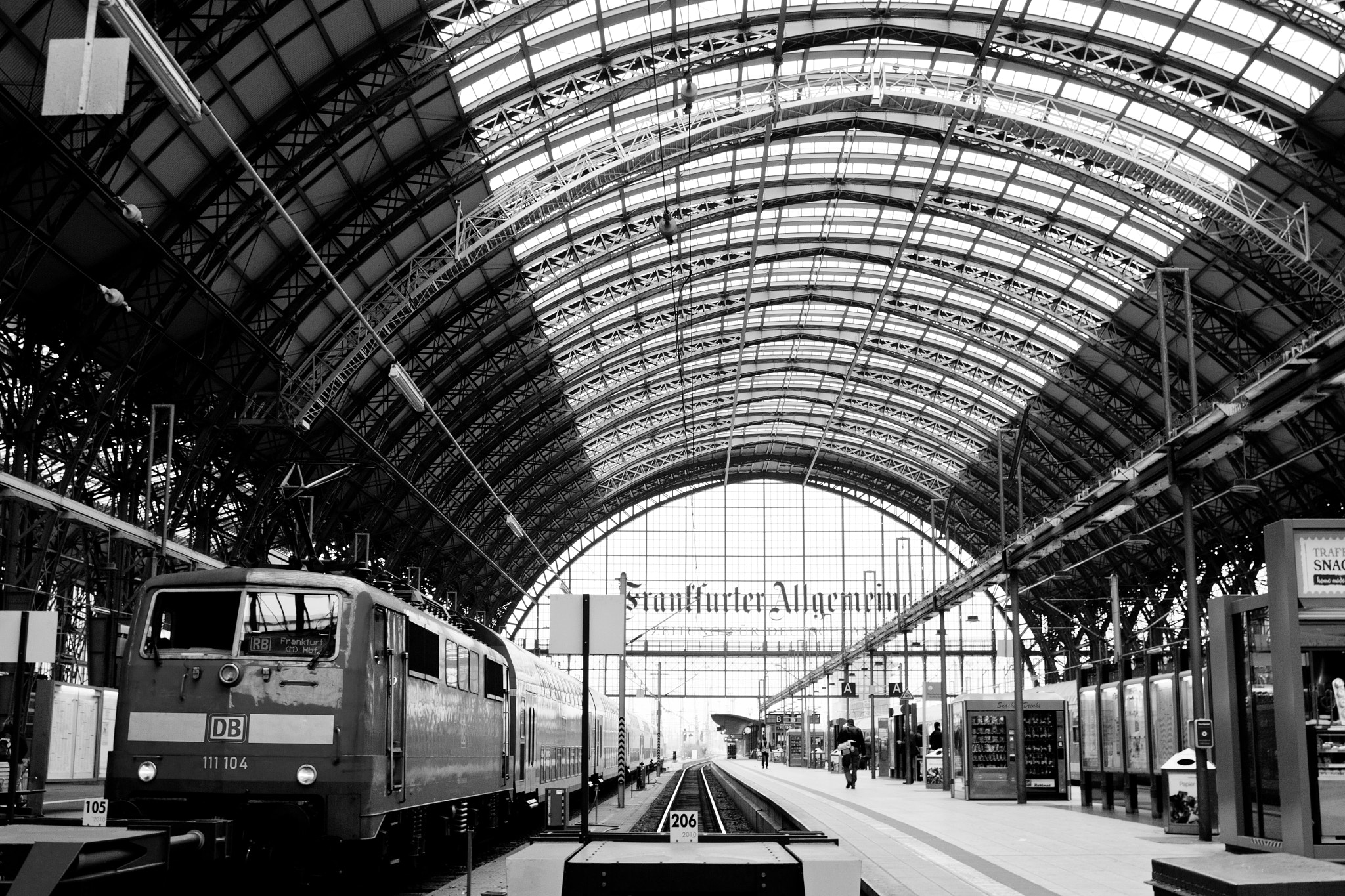 Frankfurt (Main) Hauptbahnhof - Train Station by Gigi Photography / 500px