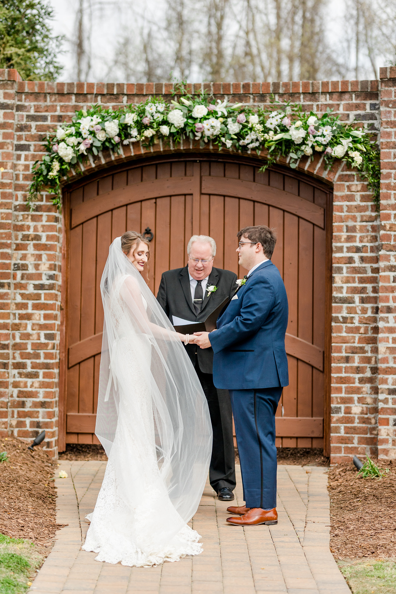 Spring Wedding at the Oaks at Salem