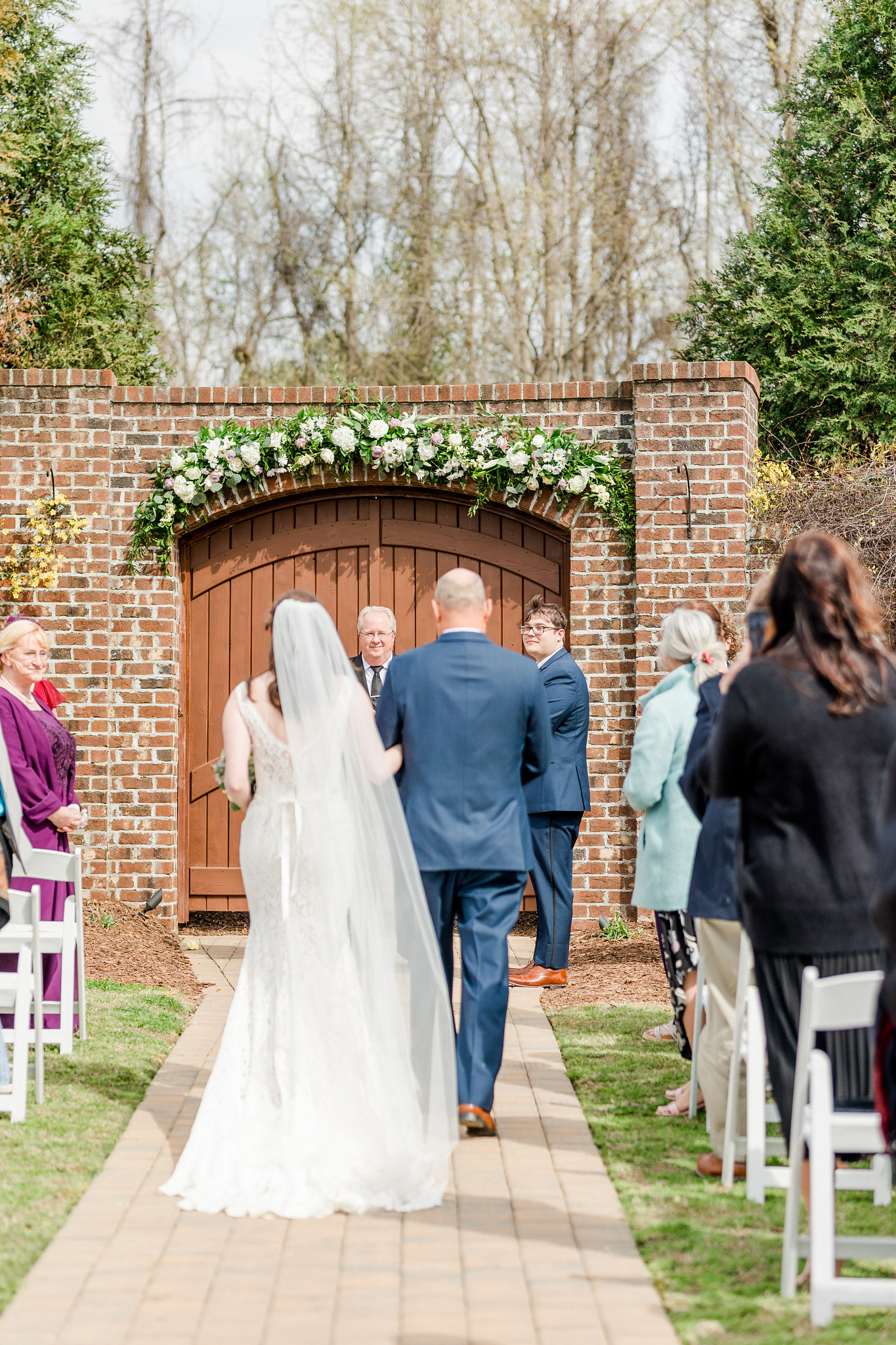 Spring Wedding at the Oaks at Salem