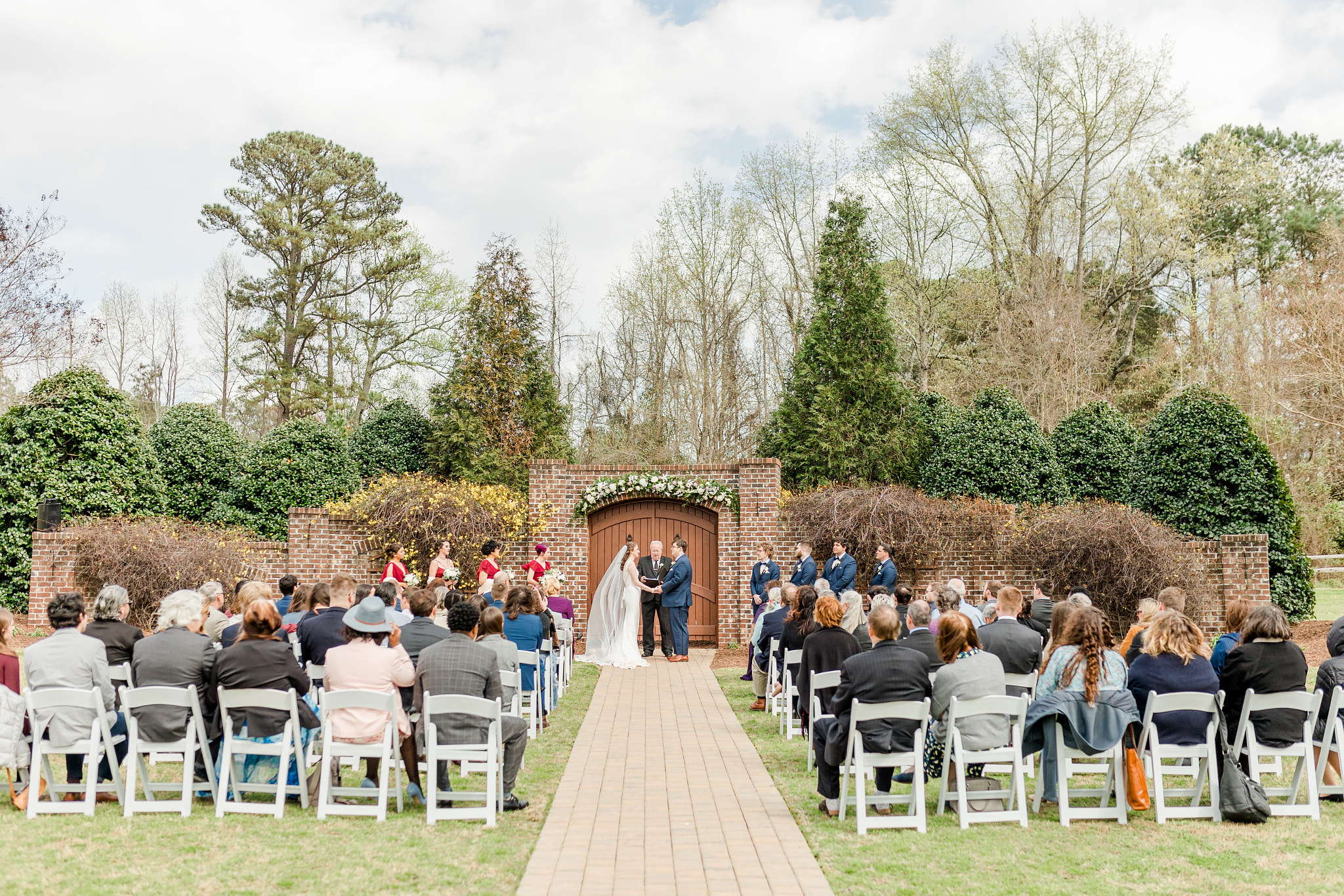 Spring Wedding at the Oaks at Salem