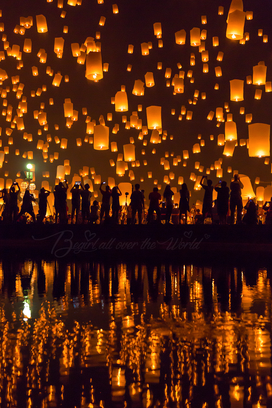 Yi peng (  Loy Krathong ) festival, Chiang Mai, Thailand.