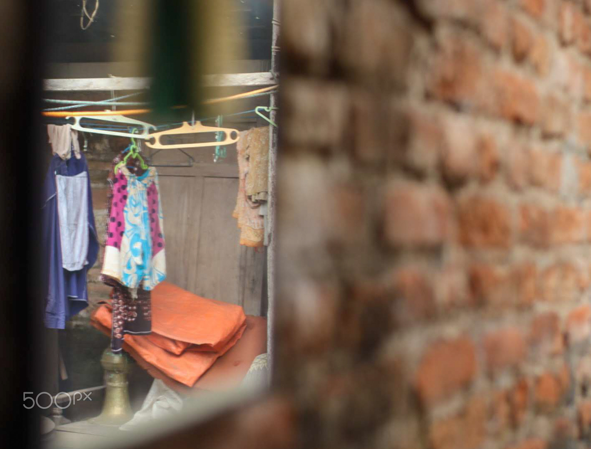 clothesline looks from the mirror blur