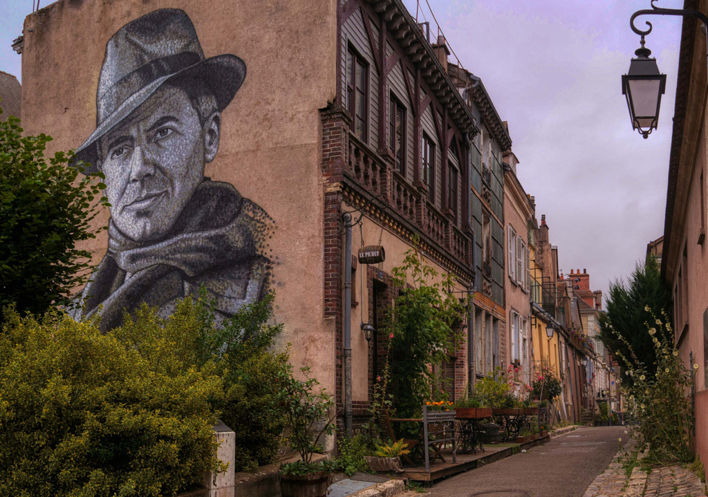 Jean Moulin in Chartres by Thomas Tepel on 500px.com