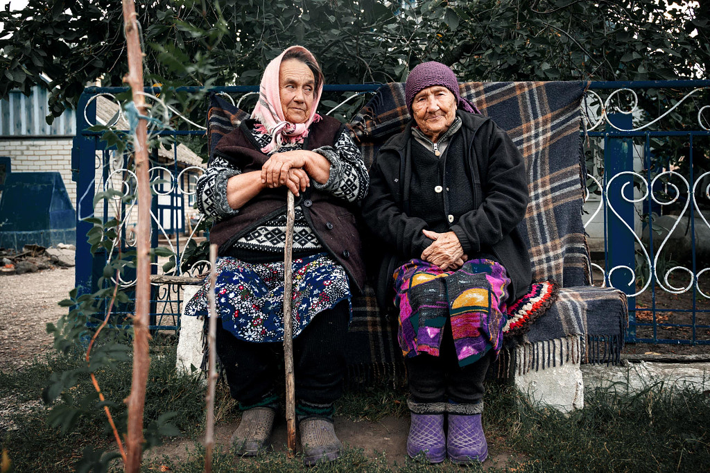 Ukrainian Mother and daughter in traditional clothing by I Sky on 500px.com