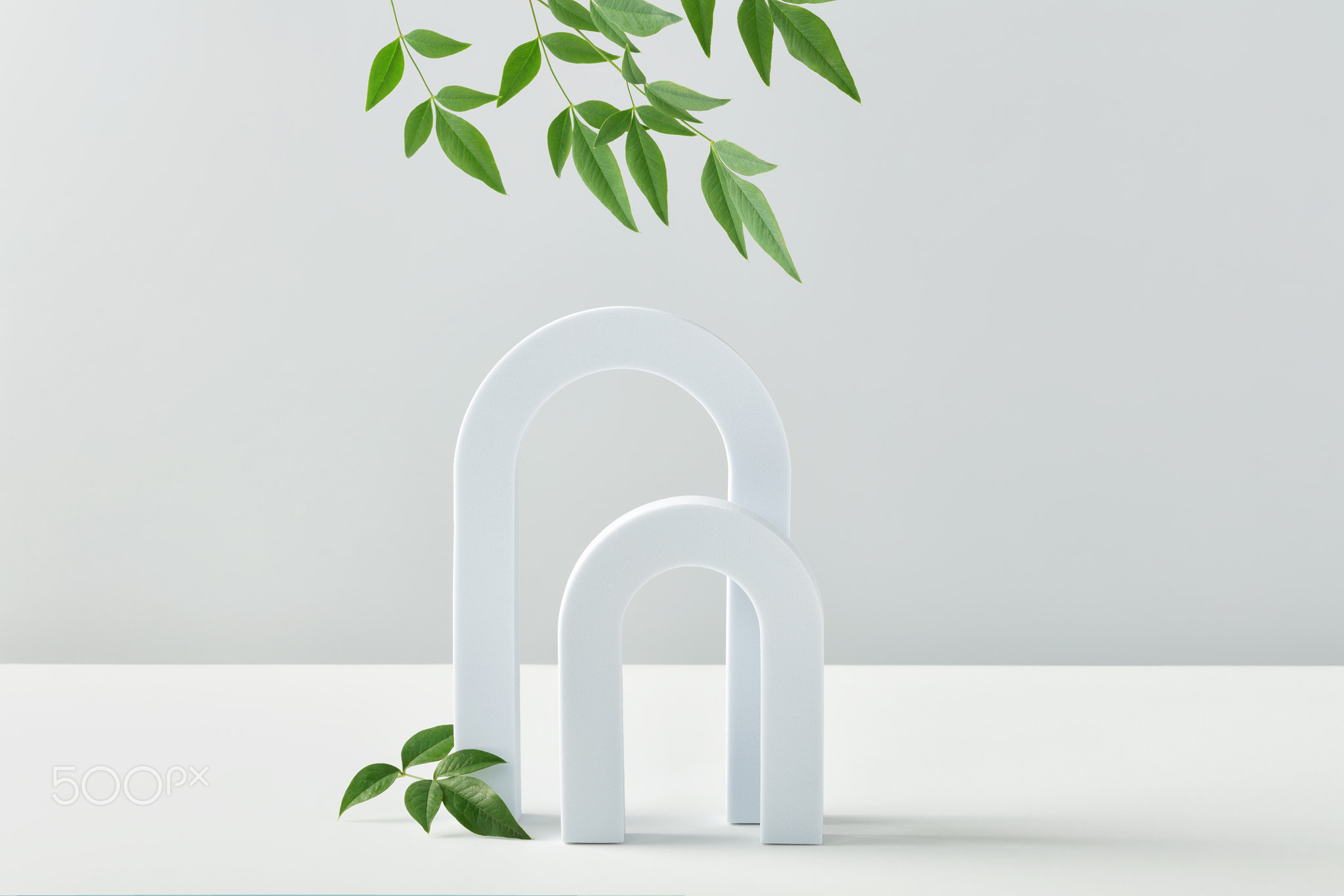 Cosmetic art deco arch display