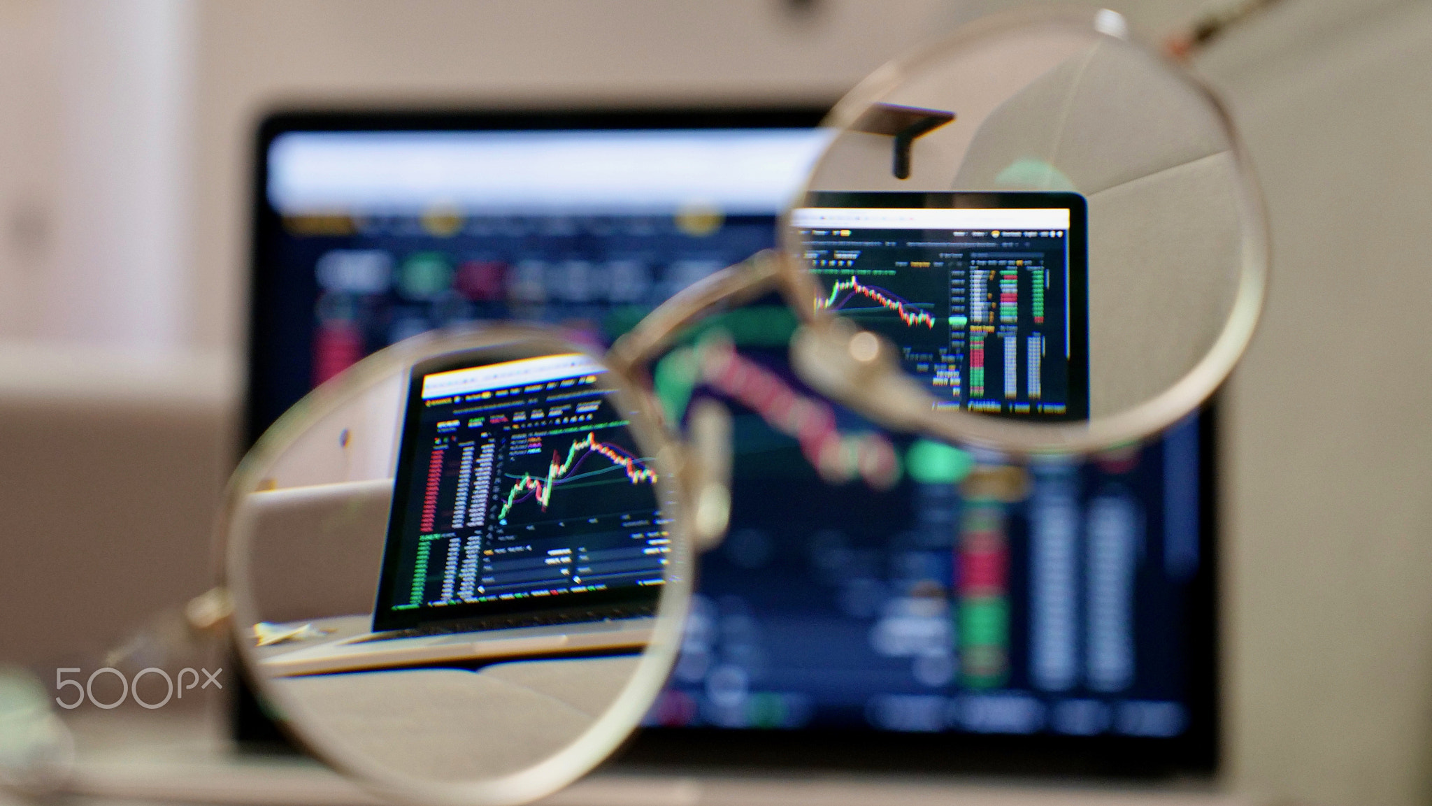 Earnings cryptocurrency Binance through glasses