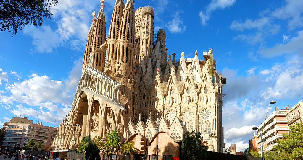 La Sagrada Familia church Barcelona Spain. by Armando Mendoza on 500px.com