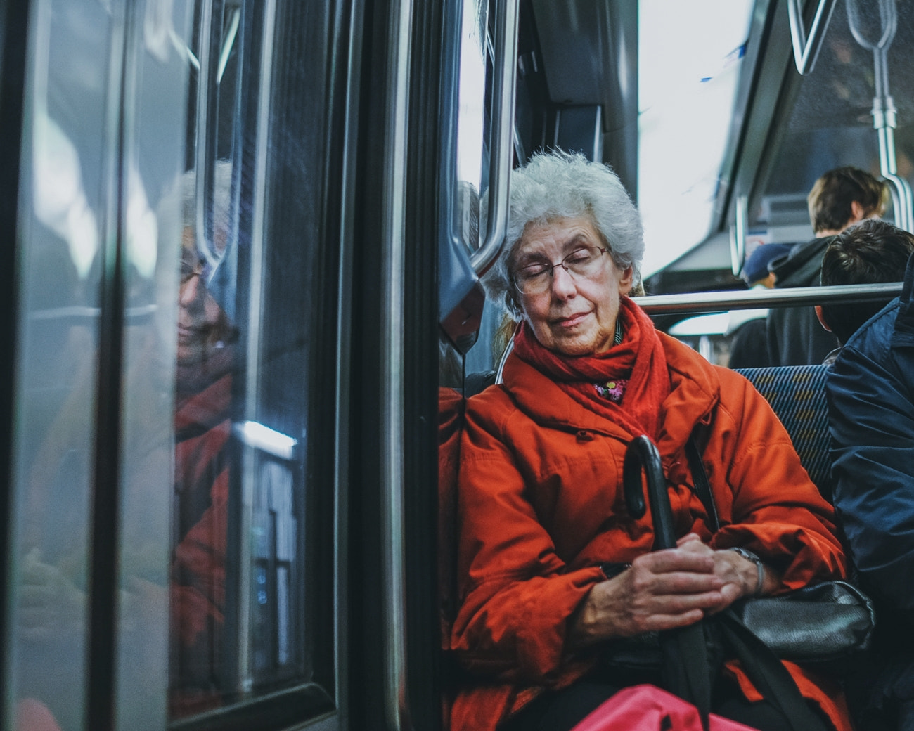 バッグ A. Why public transportation is the best place for street