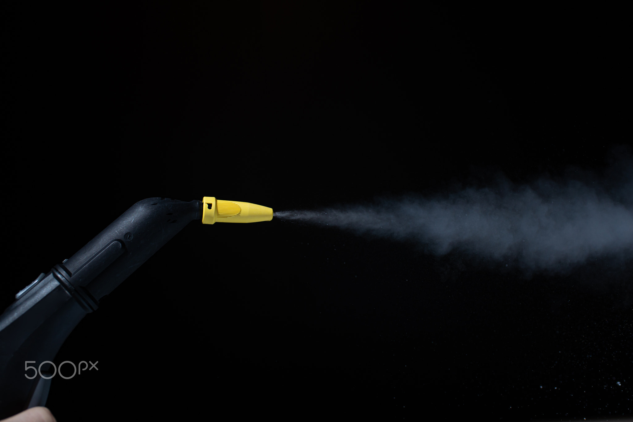 steam cleaner for cleaning the house, steam erupts from the brush.