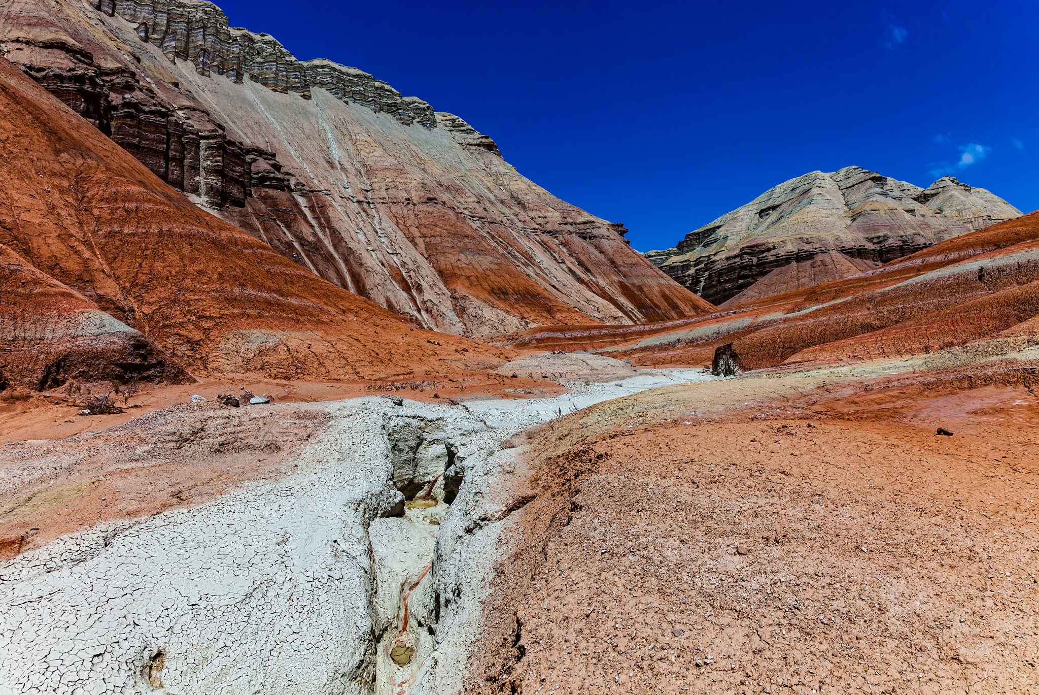 Ak Tau tract at Altyn Emel National Park, Kazakhstan. by Rinat Mouratov ...