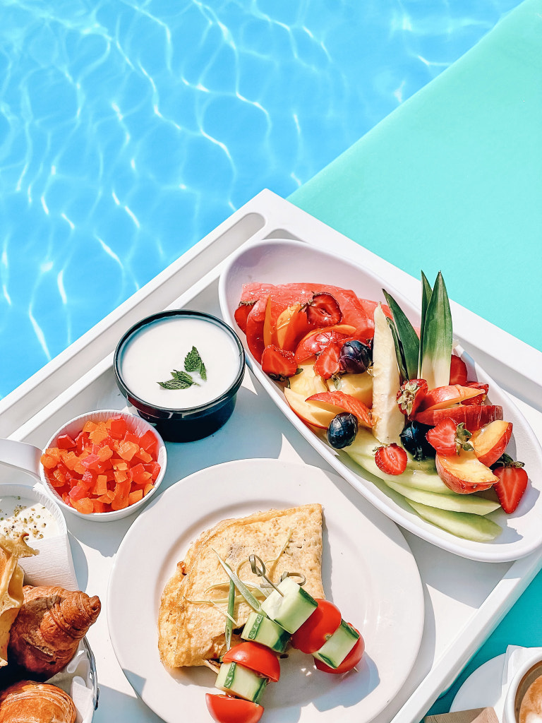 Food at the pool by Tencho Tenev on 500px.com