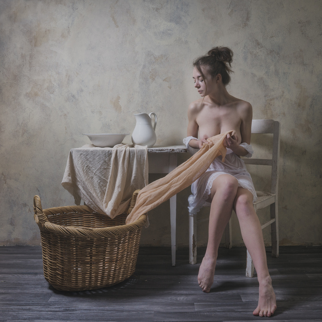 the woman with the laundry basket by Ruth Franke on 500px.com