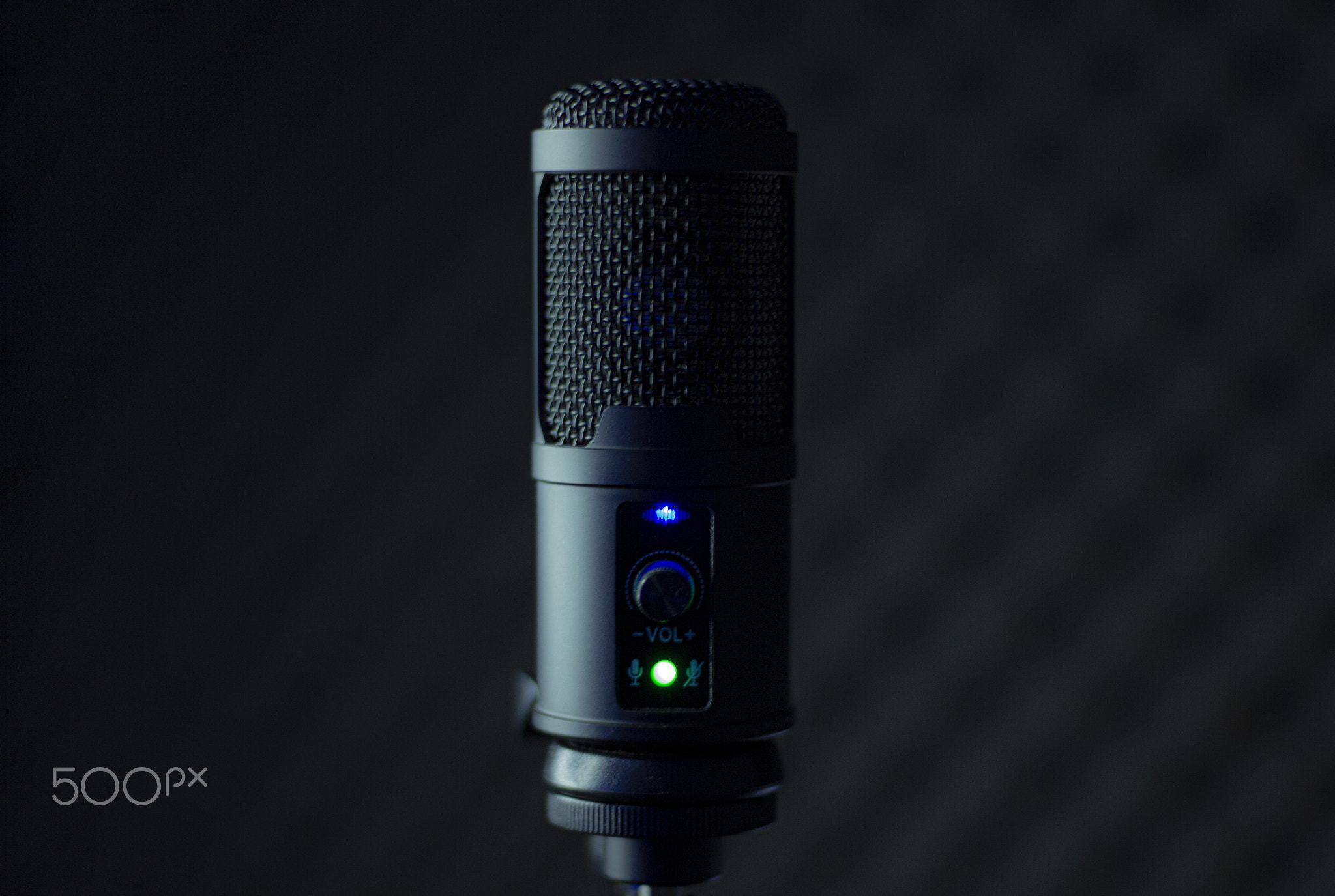 cheap and quality microphone for content creators.