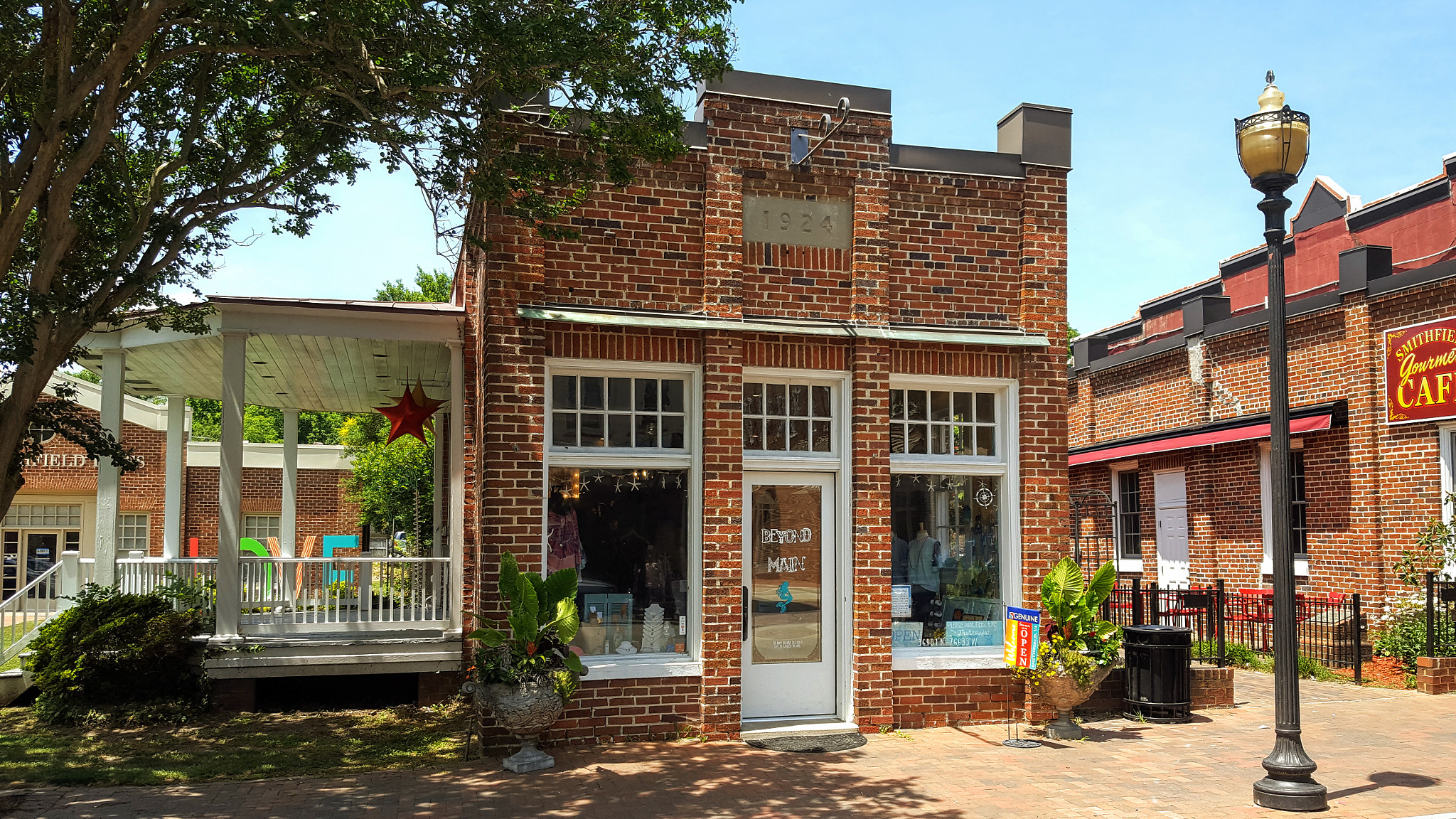 1924 building in Smithfield, Va. by Terry Batchelor / 500px