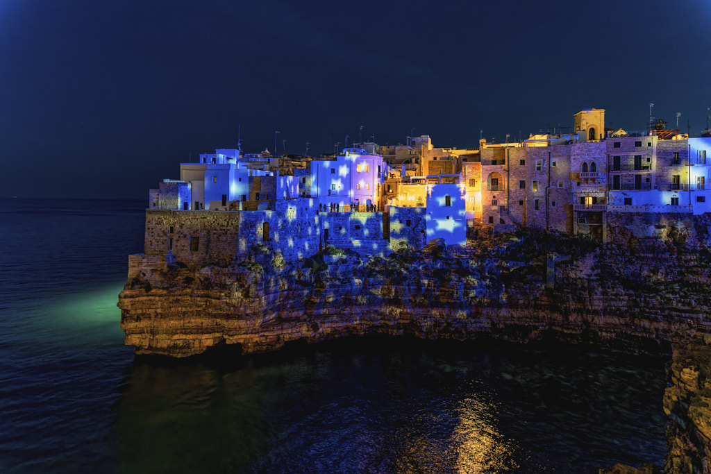 polignano-a-mare-night-light-show-by-paulo-roberto-fran-a-500px