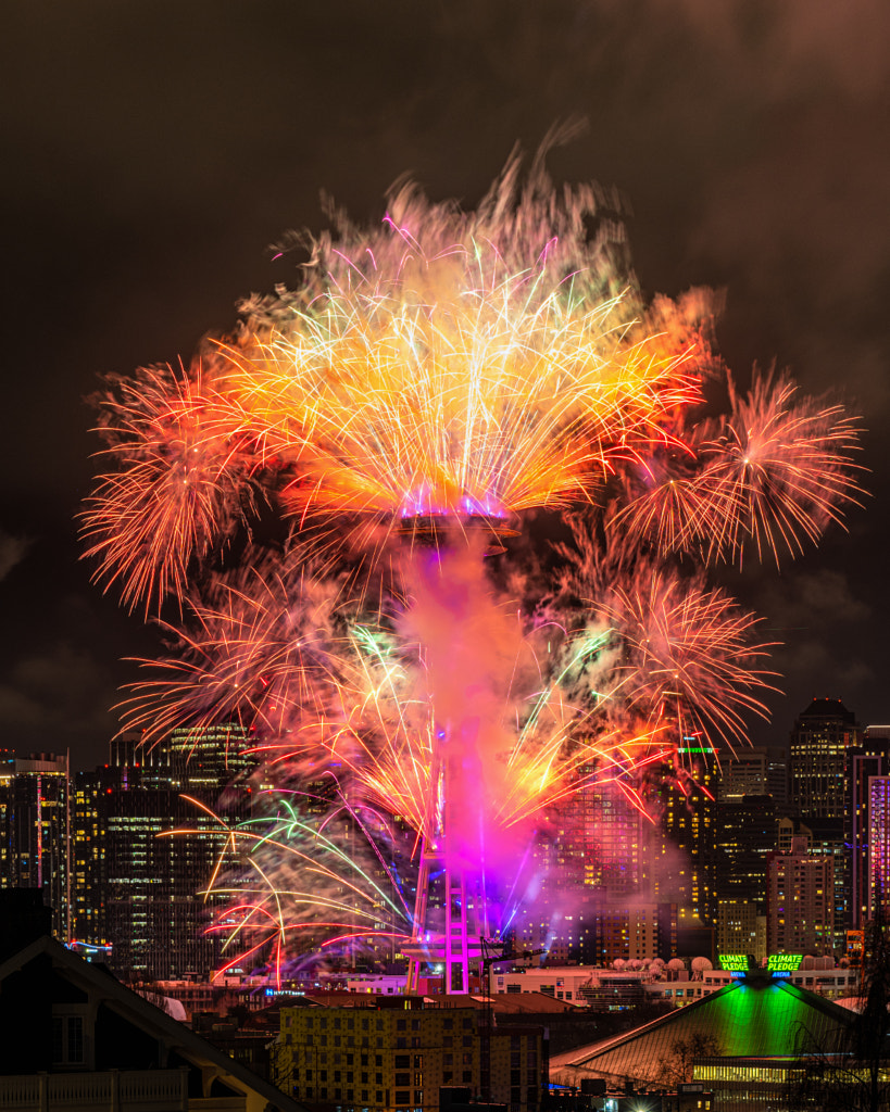 New Years Eve Fireworks in Seattle by Dale Johnson / 500px