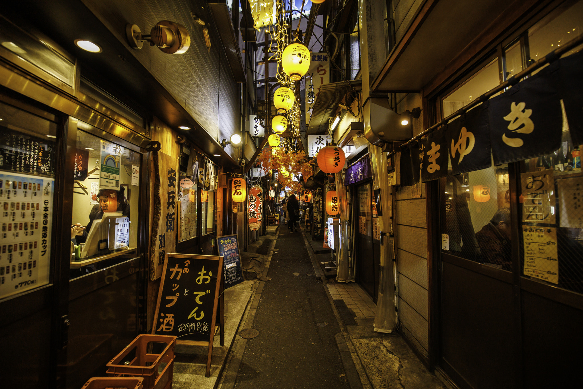 ’Omoide Yokocho’ (Memory Alley) by Hiroshi Jinza / 500px