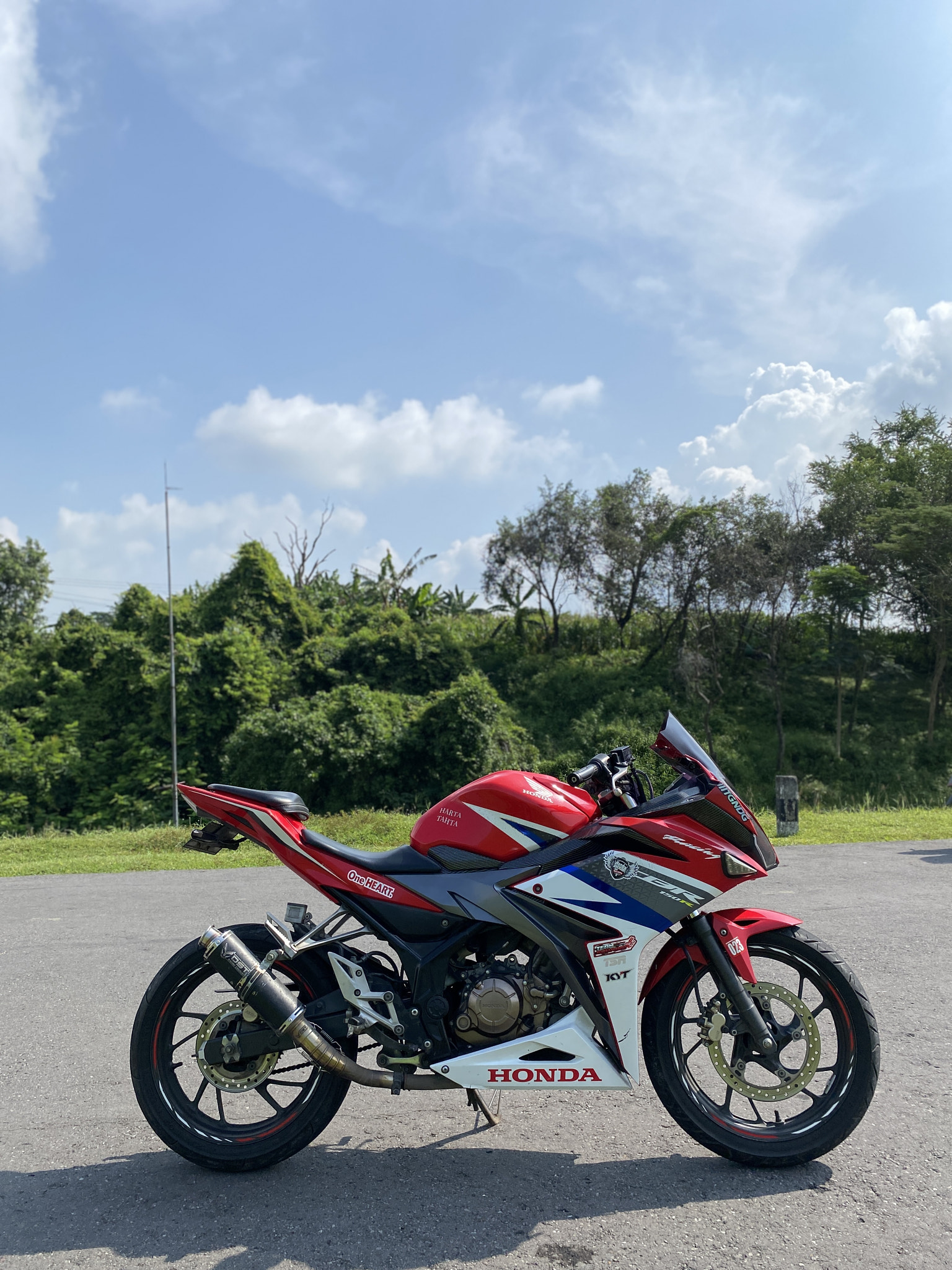 v2?sig=5a524ec2e47919fbf9c550160d727a1c03570b9094a6c9848349e949658b3185