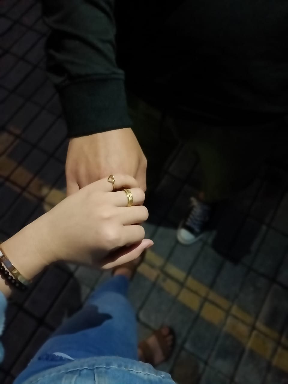 v2?sig=583d225b18b2628e4b5b3a93119f1a468