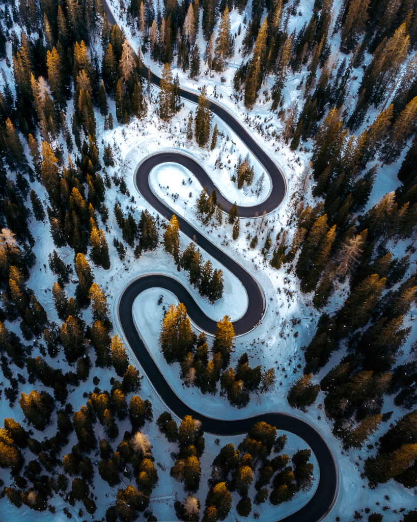 Snake roads during winter hit different by Krisztian Nagy on 500px.com