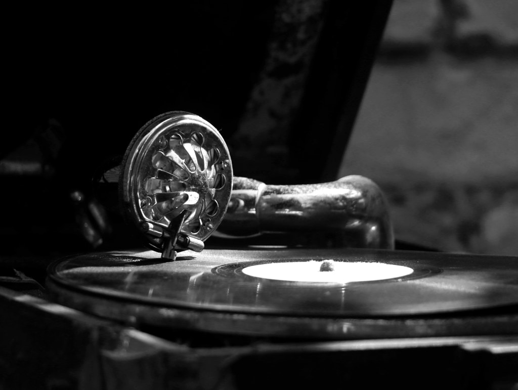 the-vintage-music-record-player-by-suvajit-roychoudhury-500px