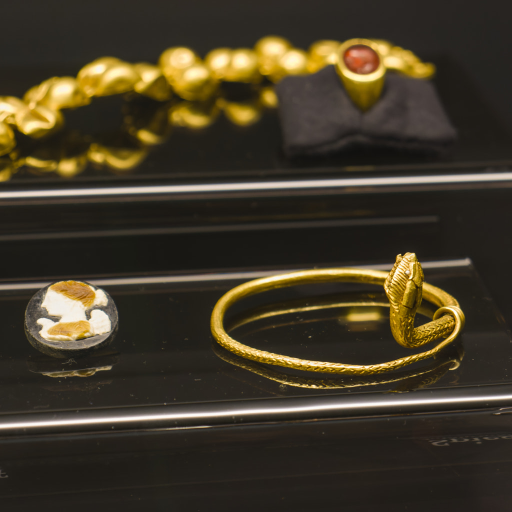 Antique jewellery from Pompeii by Jörg Seyffert / 500px