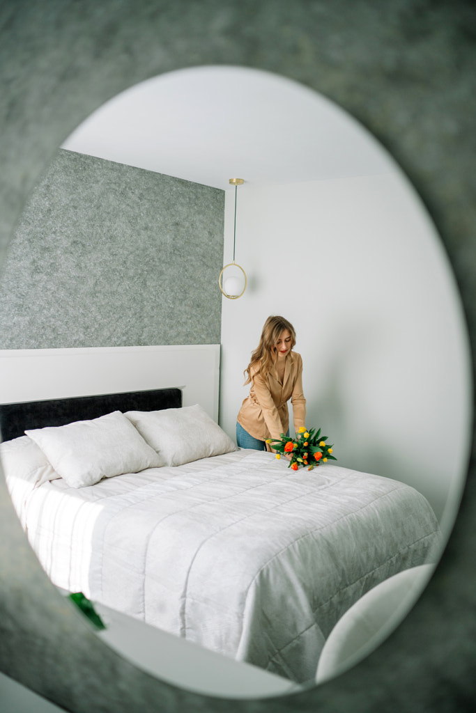Girl sitting on bed at home by Olha Dobosh on 500px.com