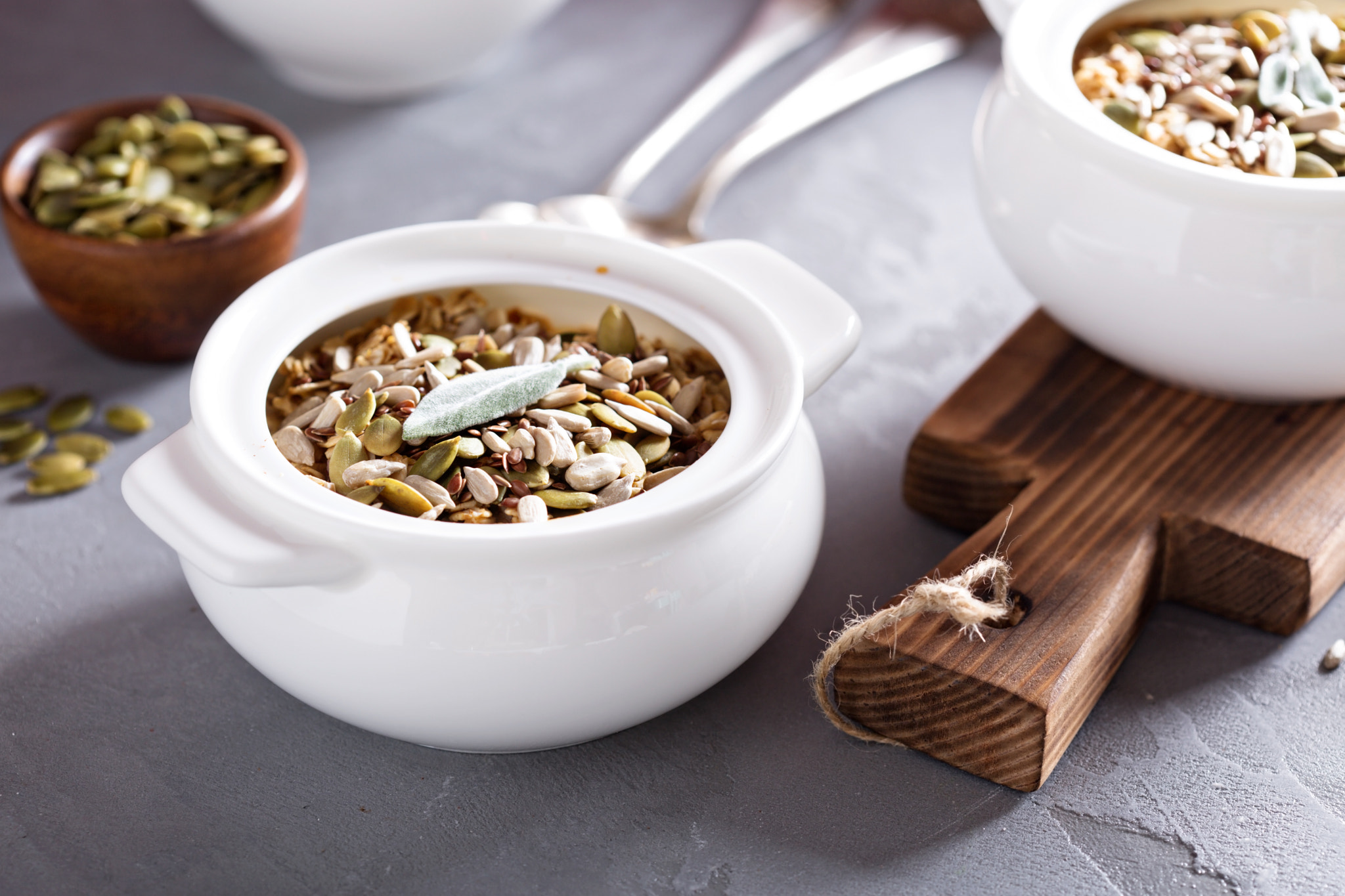 Baked oatmeal with pears and seeds