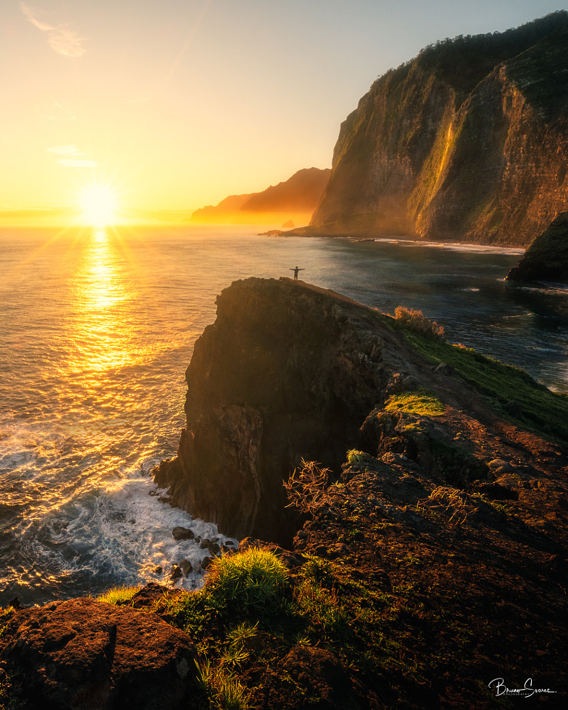 Adoring the Mighty by Bruno Soares / 500px