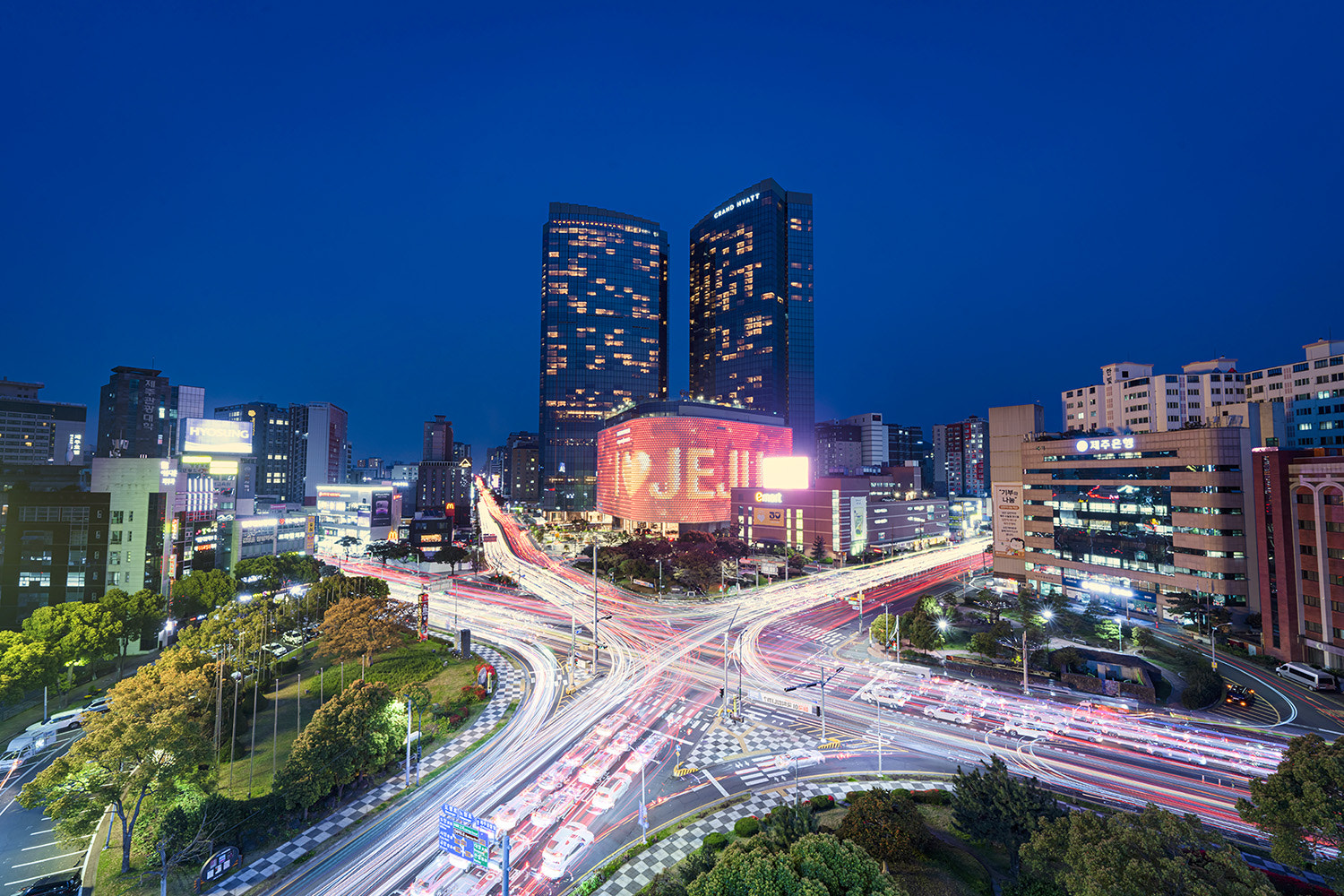 Jeju-city nohyung Rotary by Daniel, Lee / 500px