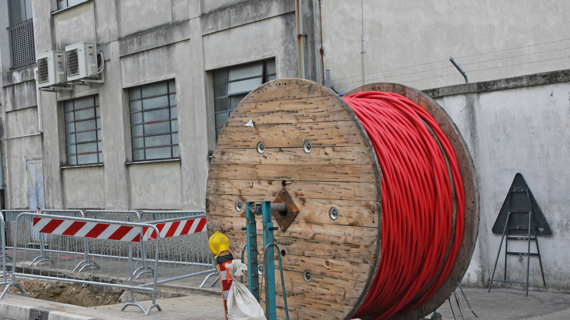 v2?sig=97846f90d4873c67fcc338e054db5cb2401514763a465a69aaf522d16319d45d