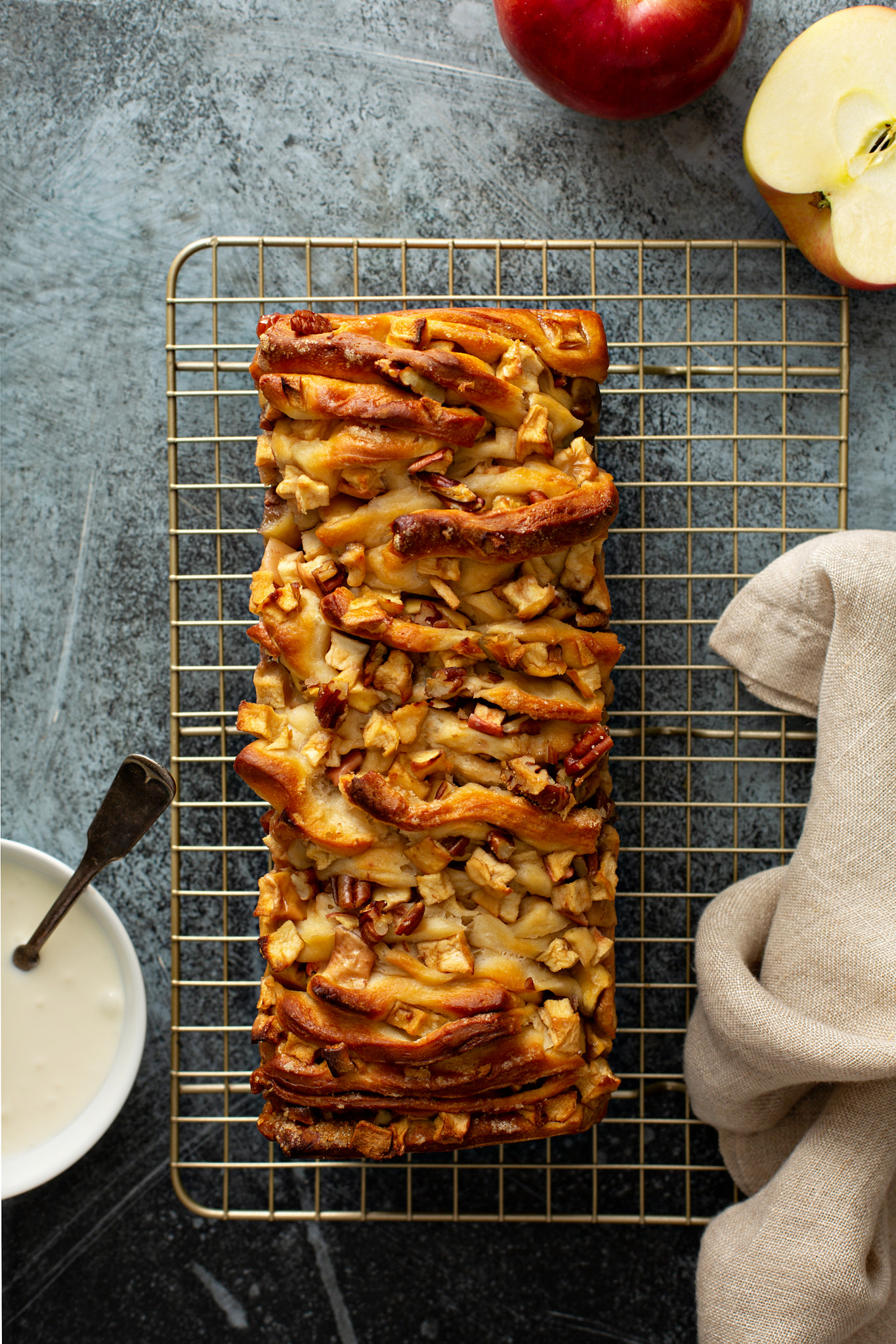 Apple pecan pull apart bread