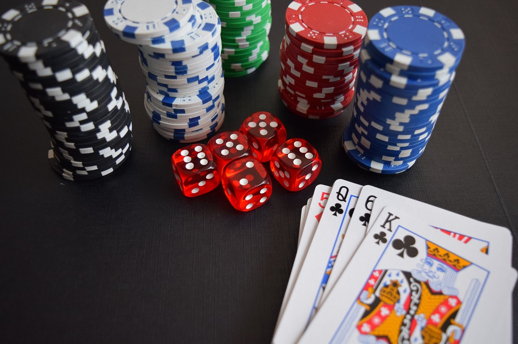 DECODING ONLINE CASINO & GAMBLING WORKS