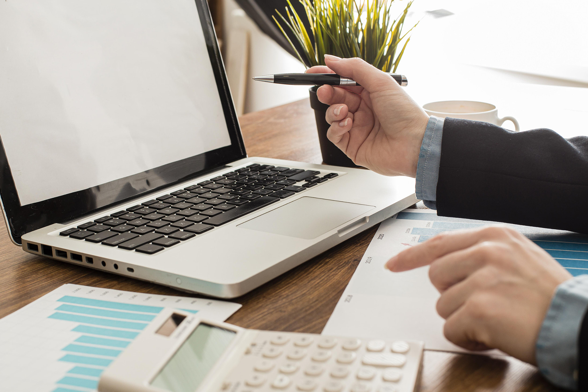Unleash the Power of Global Investments: Nasim Siddiqi's Strategy