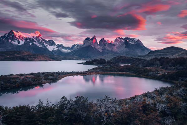 Vibrant Mountain Landscape with Turquoise Lake Evoking Serenity